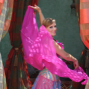 Belly dancer Siduri