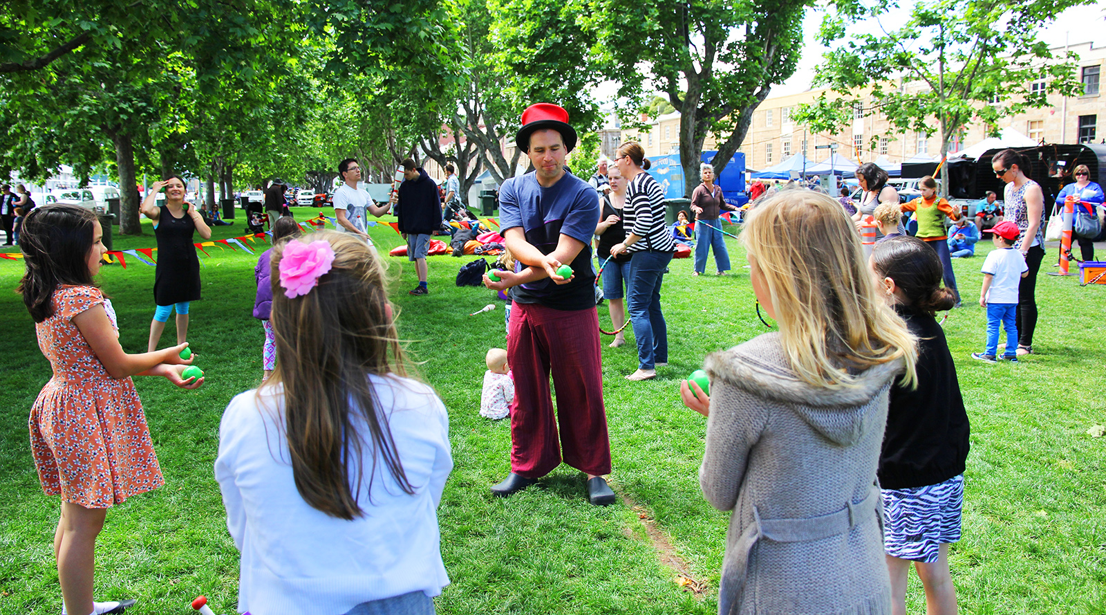 Cirque Tas / Circus Workshops & Performances