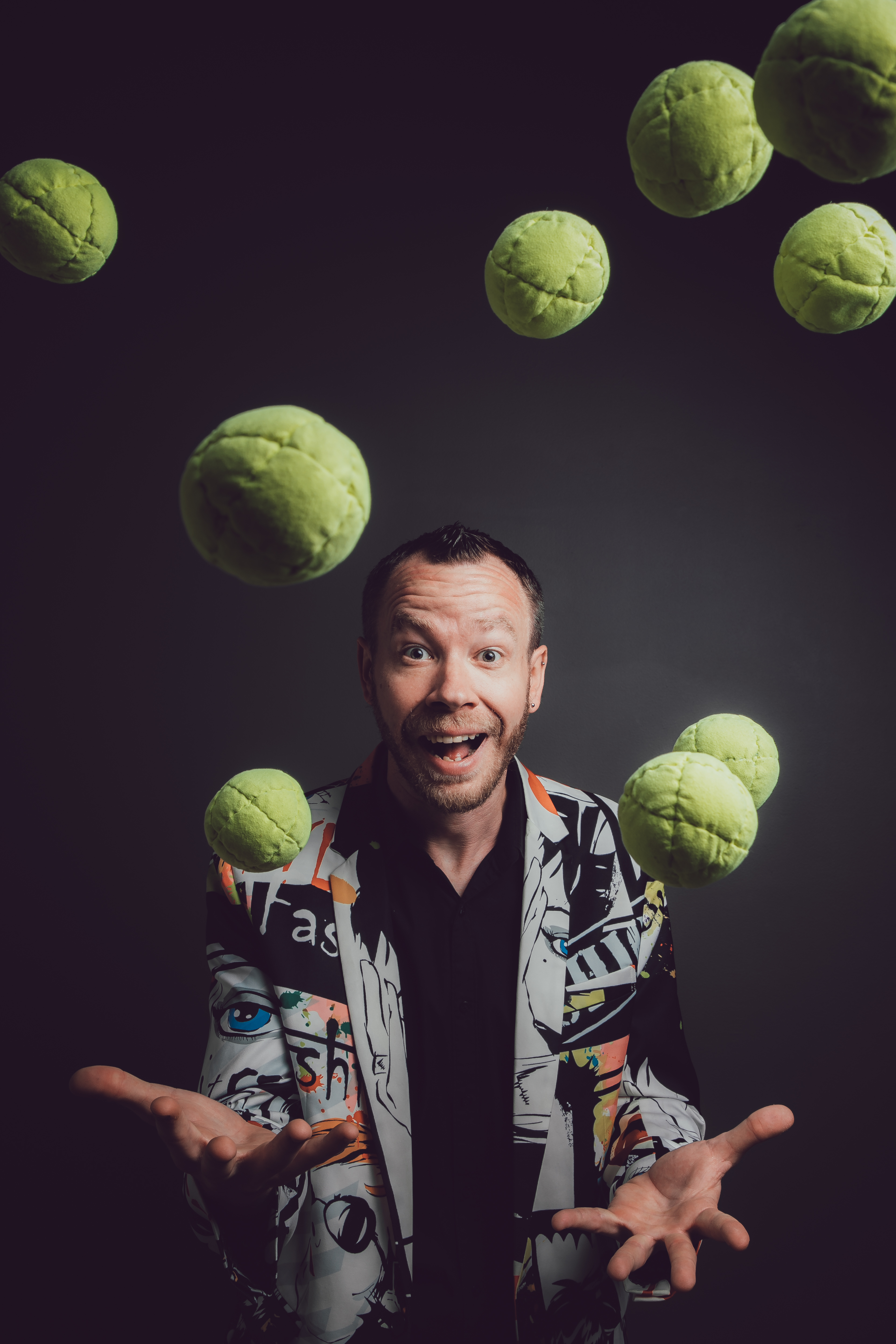 James Bustar - Hilarious Juggling, Antics and Mayhem