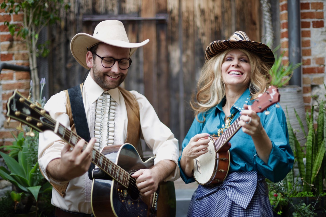 COUNTRY LEGENDS DUO