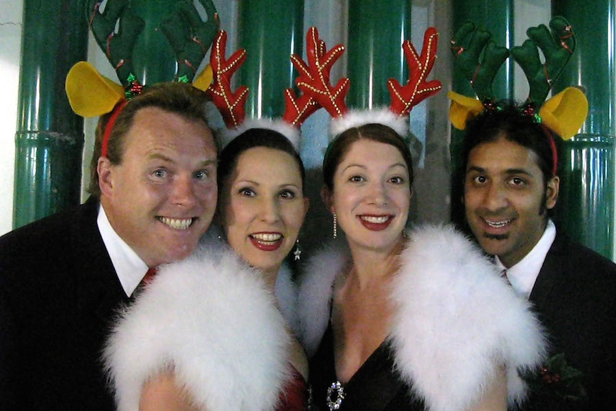 THE MISTLETONES