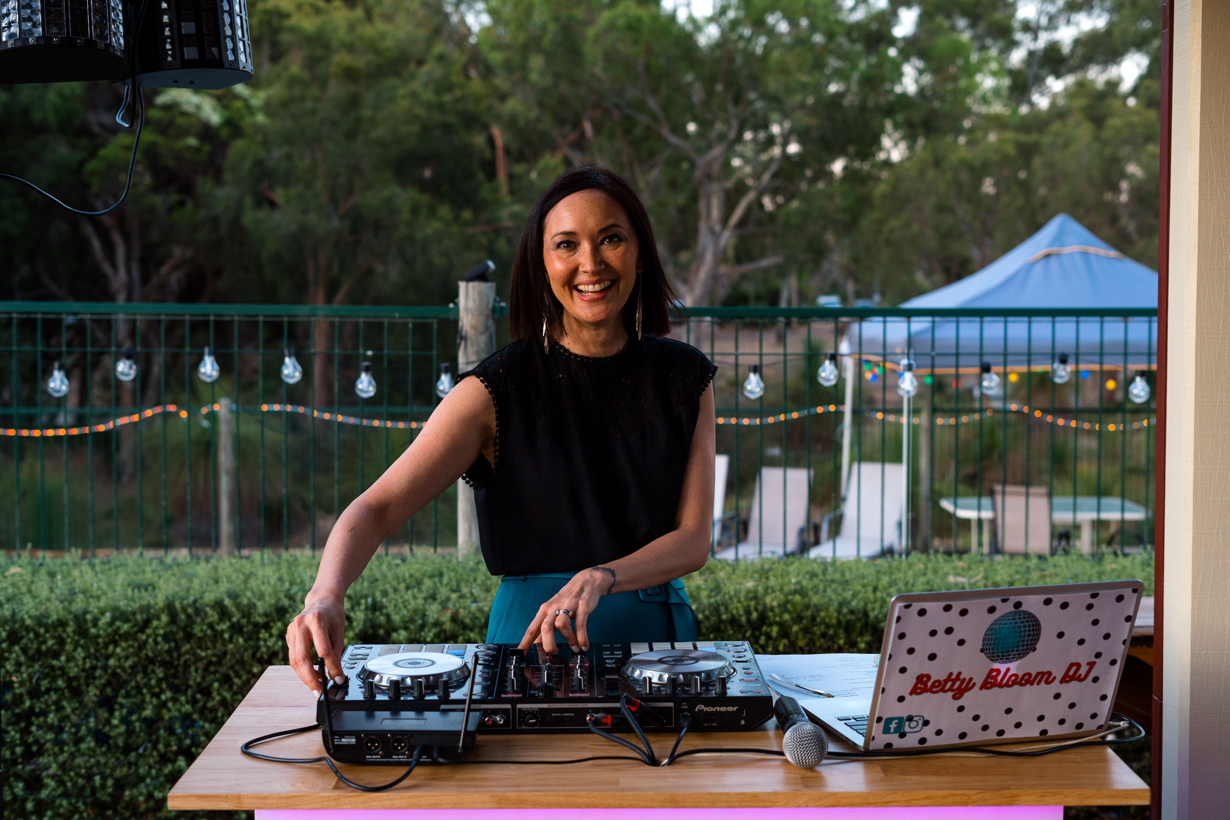 Betty Bloom DJ
