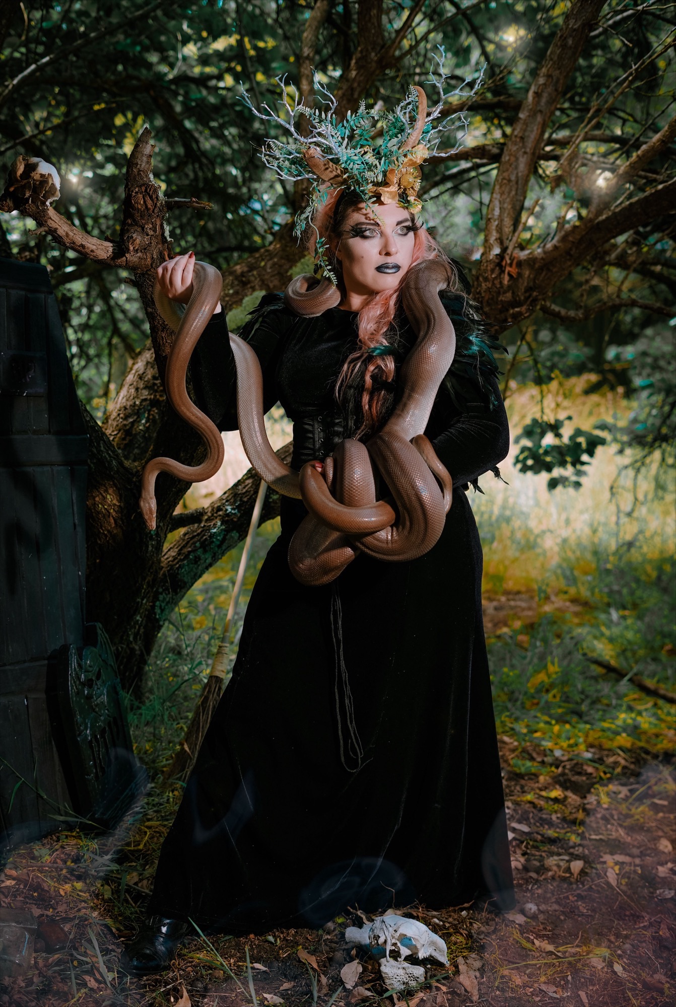 Lady Snake Charmer & Perth Reptiles
