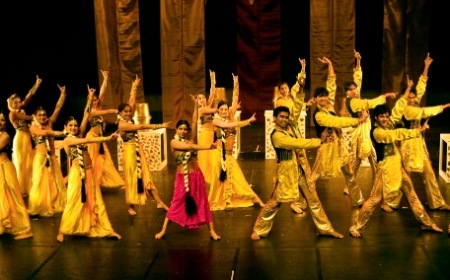 Bollywood Floorshow