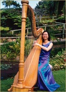 Harpist Cindy
