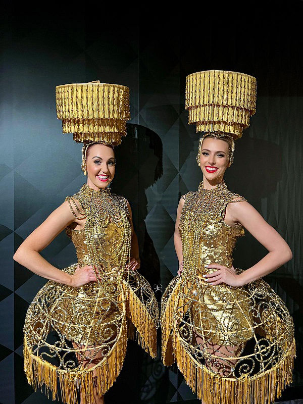 Chandelier Presenter