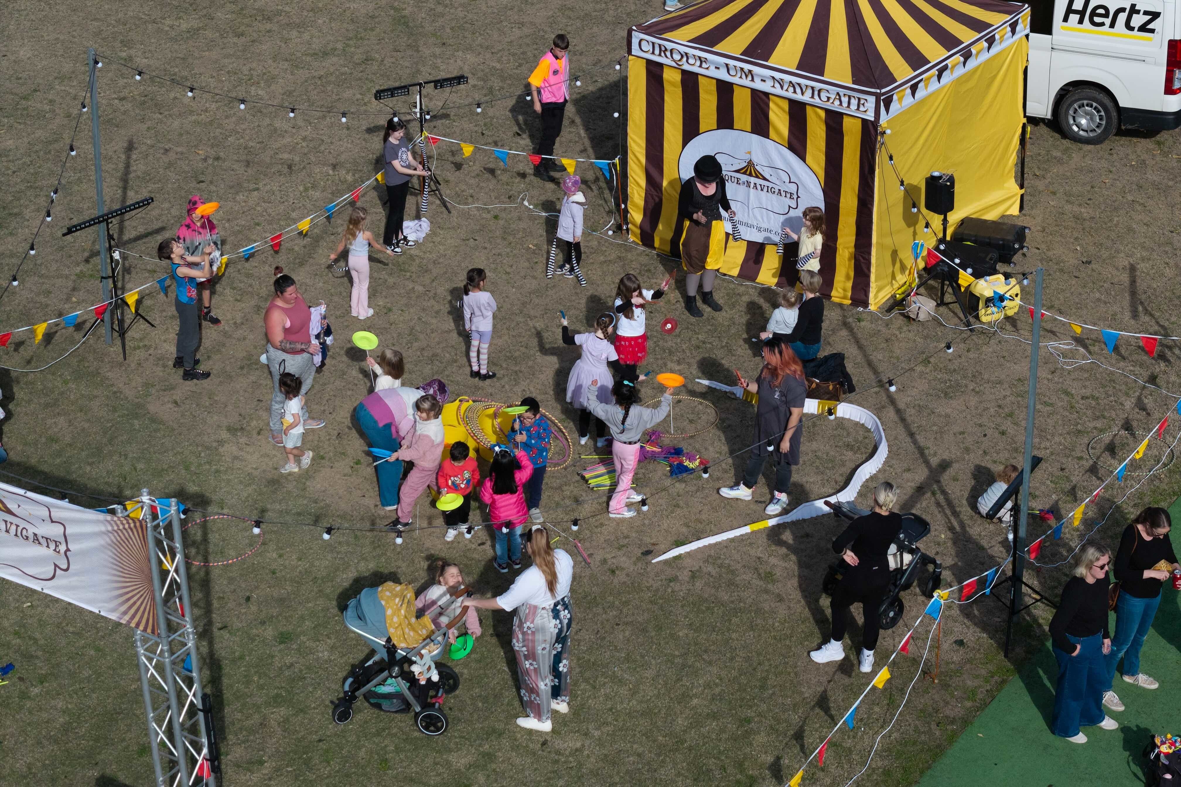 Cirqueumnavigate