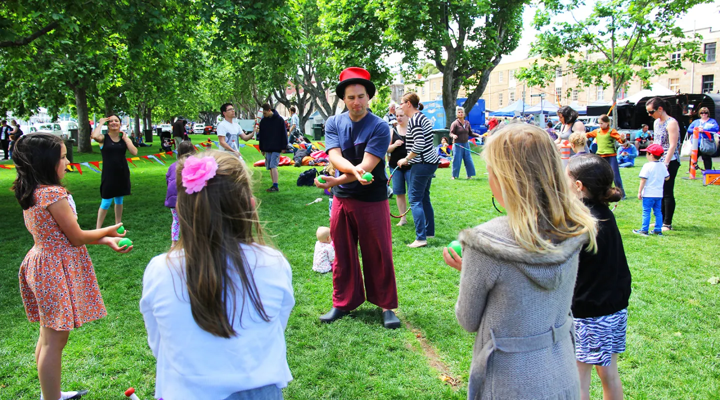 Cirque Tas / Circus Workshops & Performances