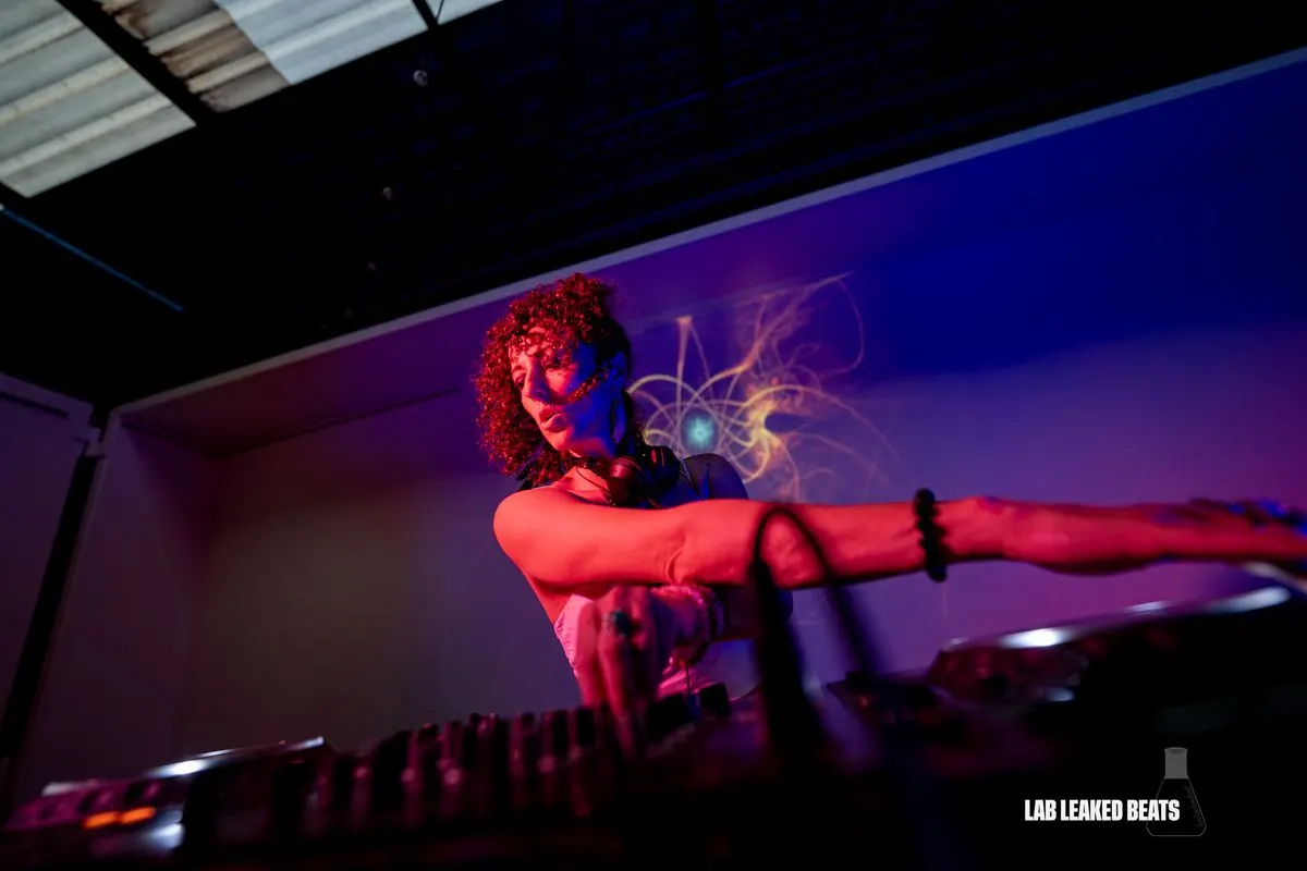 DJ mISSkARA