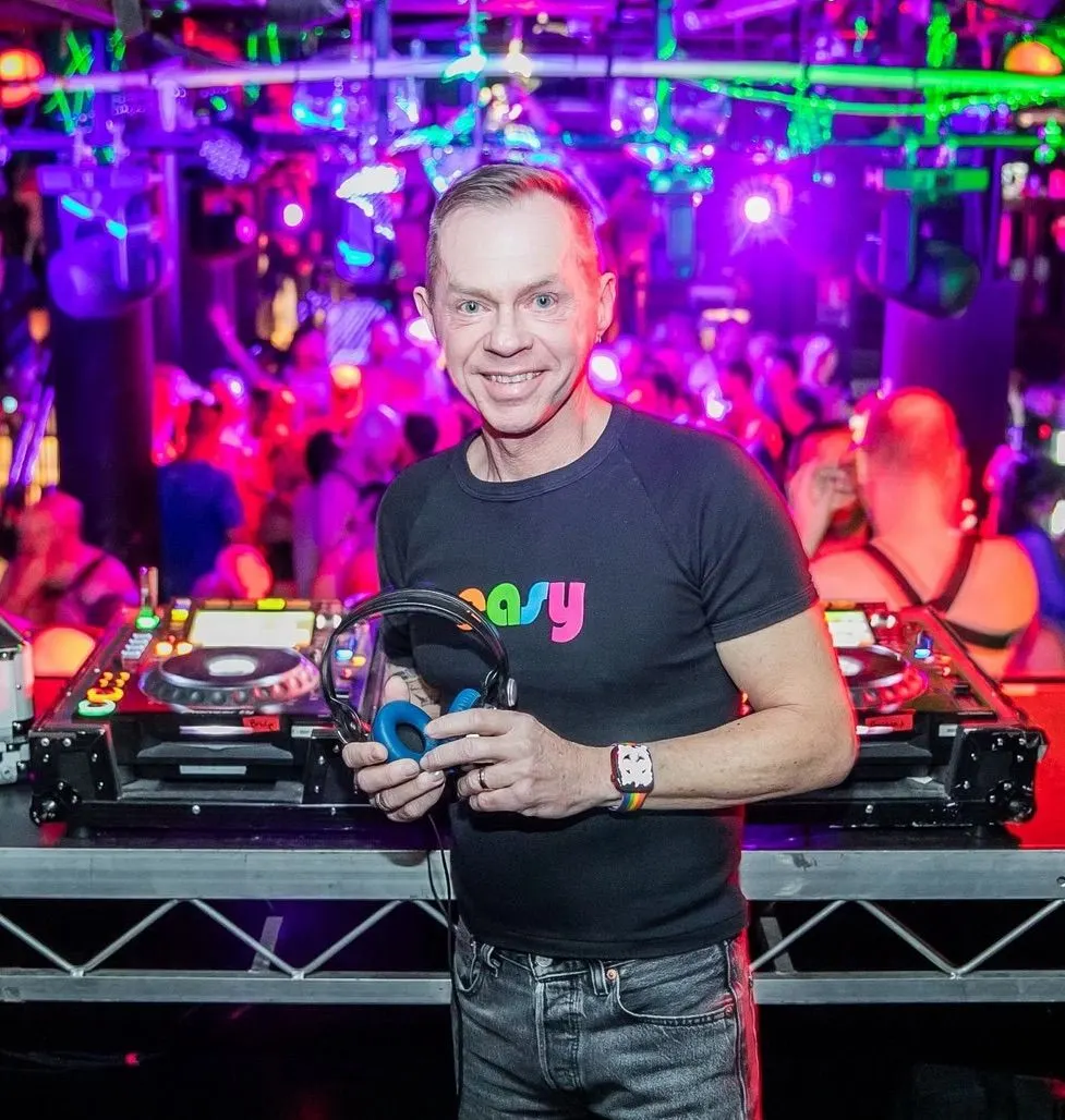 Mark Alsop MA15+