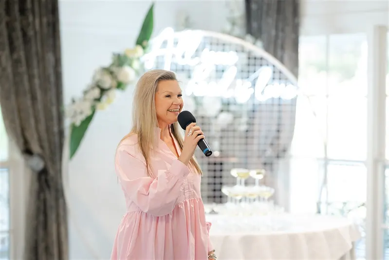 Melbourne Celebrant Julie