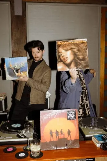WE PLAY RECORDS